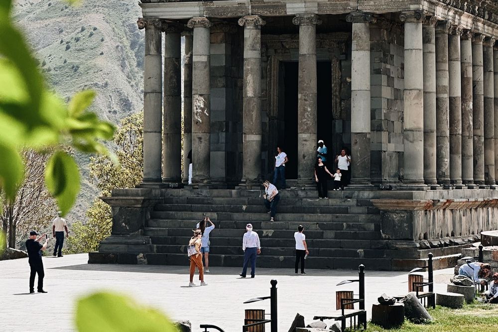 Guide with travelers